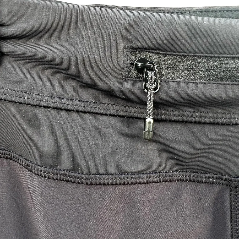 Lululemon Groovy Run Shorts 6 black euc - Picture 7 of 7